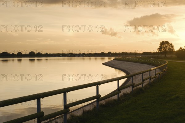 Landscape at the reservoir, evening mood, Geeste, Emsland, Lower Saxony, Germany, Europe