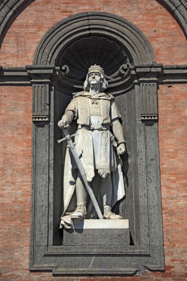 Statue of Rucciero il Normanno at the Palazzo Reale, Palace of the Viceroys, in Piazza del