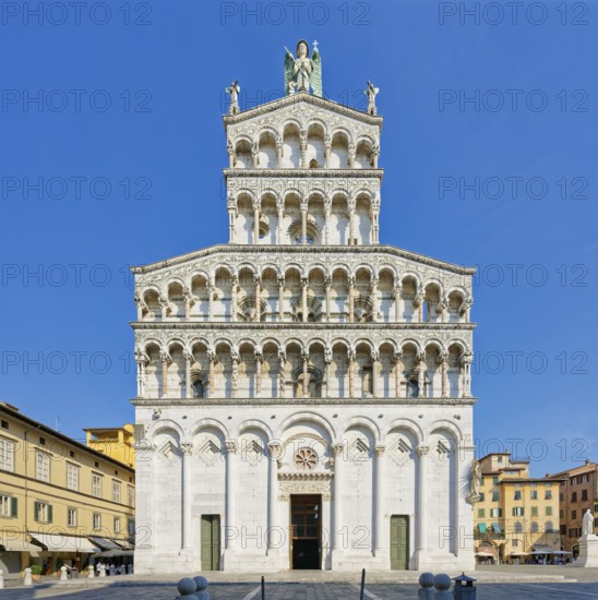 Romanesque façade, church, Chiesa di San Michele in Foro, Piazza San Michele, Lucca, Tuscany,