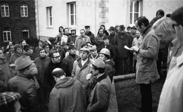 The workers defended themselves against the threat of closure of their Stuebbe-Demag factory by