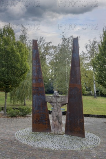 Palatinate Memorial for the Victims of Nazi Psychiatry, Sculpture Between the Cutting Lines,