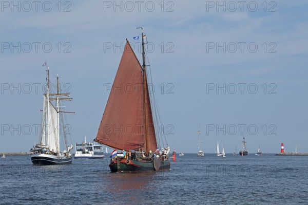 Sailing ships, pier lights, Unterwarnow, Hanse Sail, Warnemünde, Rostock, Mecklenburg-Western