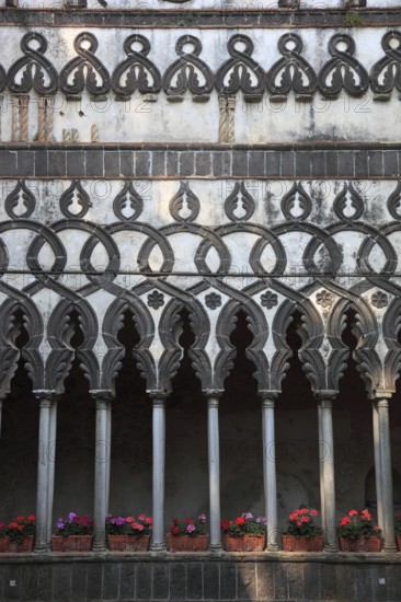 Cloister, il chiostro, in Villa Rufolo, Ravello, Campania, Italy, Europe