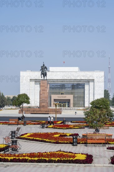 State History Museum, Manas Statue, Ala-Too Square, Bishkek, Kyrgyzstan, Asia