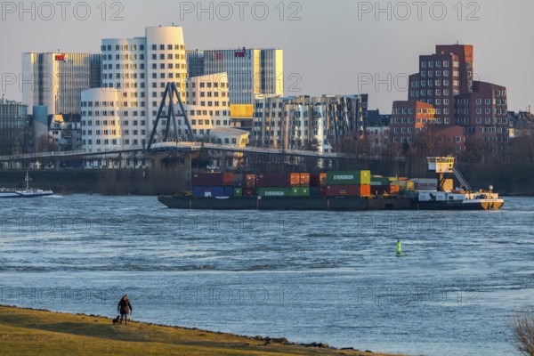 Düsseldorf, the Gehry buildings, Neuer Zollhof, in the media harbour, behind the RWI4 building