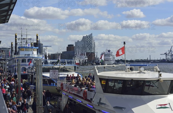 Europe, Germany, Hanseatic City of Hamburg, Elbe, Elbe Philharmonic Hall, glass facade, harbour