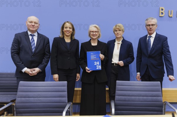 Wirtschaftsweisen, from left: Prof. Dr Achim Truger, Dr h.c. Ulrike Malmendier, Prof. Monika
