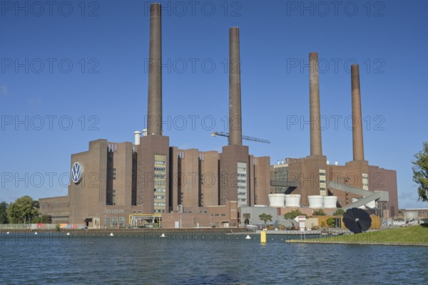 VW power station, Mittelland Canal, Wolfsburg, Lower Saxony, Germany, Europe