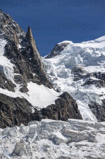 High alpine mountain landscape, glaciers and mountain peaks, La Jonction, Chamonix, Haute-Savoie,