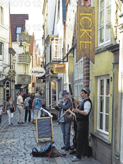 Musician, Schnoorviertel, Bremen, Germany, Europe