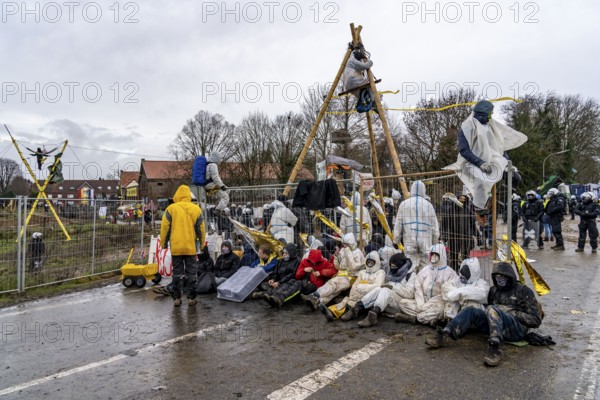 Beginning of the eviction of the Lützerath hamlet, camp of climate activists and squatters, at the