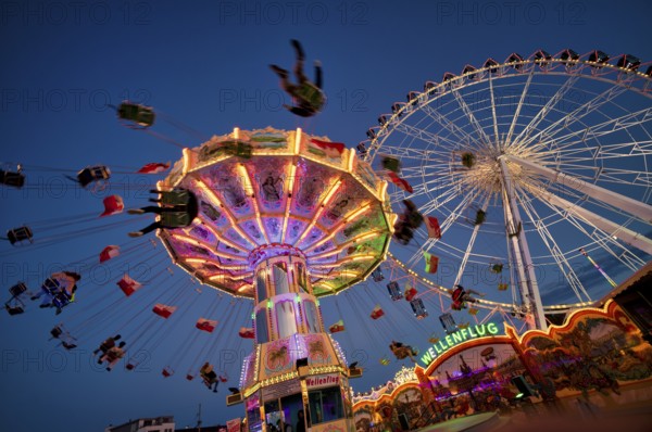 Ferris wheel, Europa Rad, chain carousel, Cannstatter Wellenflug, rides, movement, movement effect,