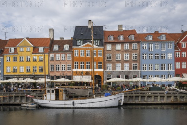 Nyhavn, in the Frederiksstaden district, harbour district with houses over 300 years old, moored