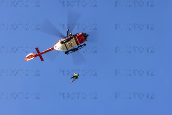 International disaster control exercise Magnitude with more than 1000 rescuers. They are rehearsing