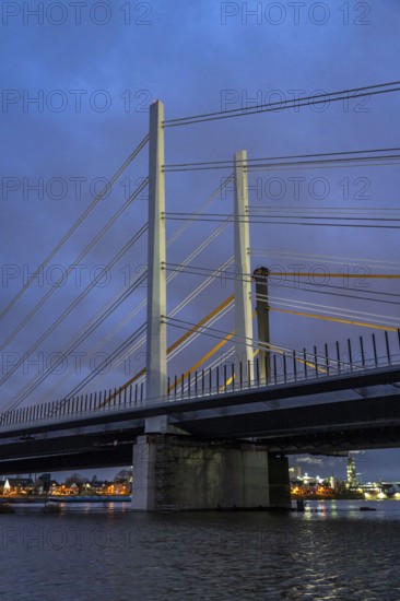 New construction of the motorway bridge Neuenkamp of the A40, over the Rhine near Duisburg,