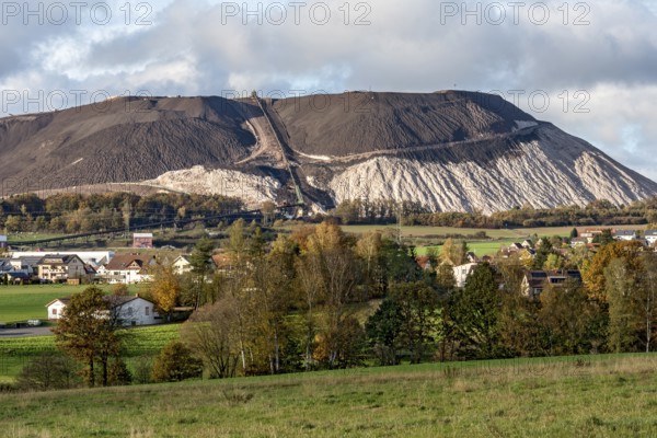 Monte Kali, overburden mountain with conveyor belt, conveyor belt, potash plant K & S, potash and