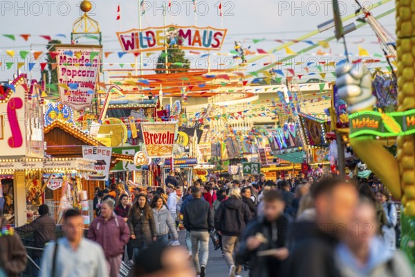 Rides, stalls, at the fair, funfair, spring fair, Easter fair, at the Deutzer Werft, on the Rhine