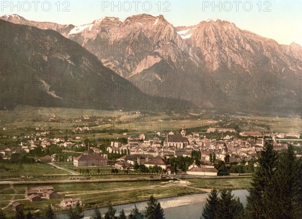 Der untere Inn, das Dorf Hall und der Berg Bettelwurfspitze, Tyrol, ehemals Österreich-Ungarn,