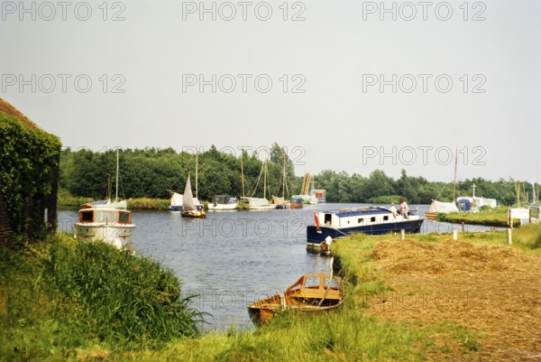 Boote auf dem Fluss Ant, Barton Broad, Barton Staithe, Norfolk Broads, Norfolk, England, UK, 1969