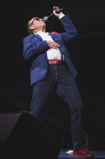Michael Holm at the Schlagernacht des Jahres live on Das Original Tour in the Berlin Uber Arena on