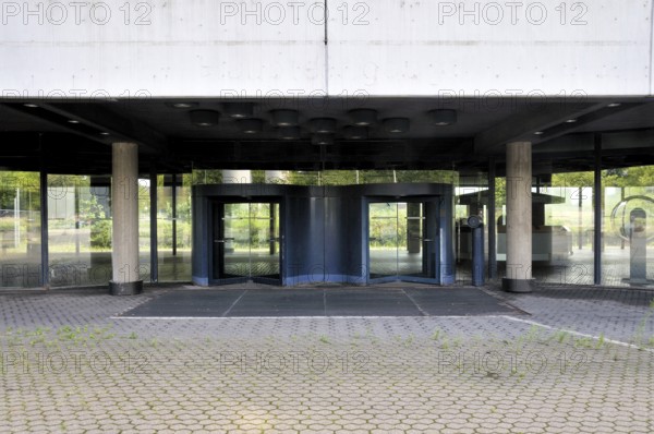 Entrance to the former Deutsche Welle headquarters, office tower and studio tower, Raderberggürtel,
