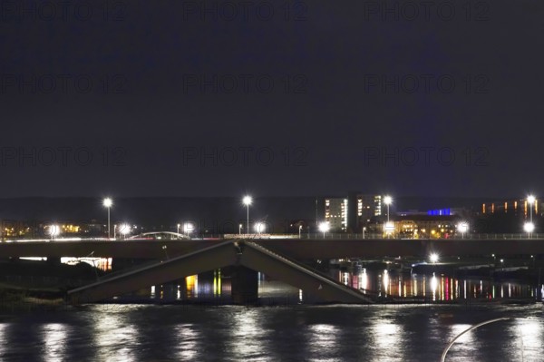 Partially collapsed Carola Bridge in the evening, November, Dresden, Saxony, Germany, Europe