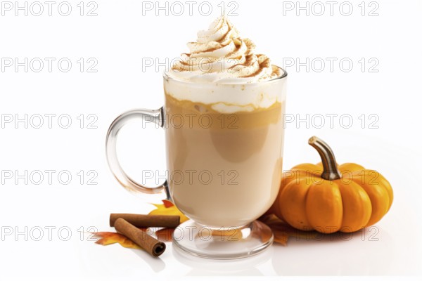 Pumpkin spice latte in drinking glass on white background. KI generiert, generiert AI generated