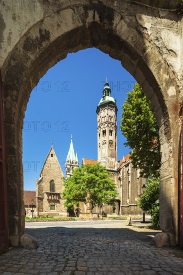 Naumburg Cathedral of St Peter and Paul, view through the archway, UNESCO World Heritage Site,