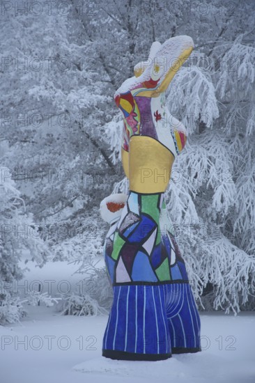 Sculpture Le poète et sa muse - The Poet and his Muse by Niki de Saint Phalle, Nana, colourful,