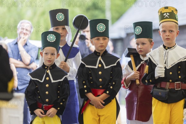 Minister President Michael Kretschmer visits Schneeberg on the occasion of the Mountain Dispute Day