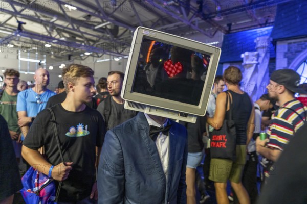 Gamescom, world's largest trade fair for video and computer games, retromonitor, pixel heart, game