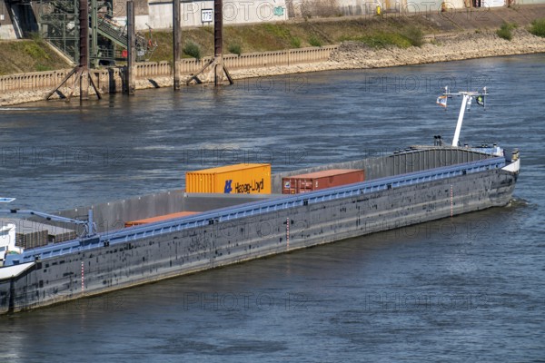 Rhine at Duisburg, extremely low water, Rhine level at 168 cm, falling, cargo ships are only