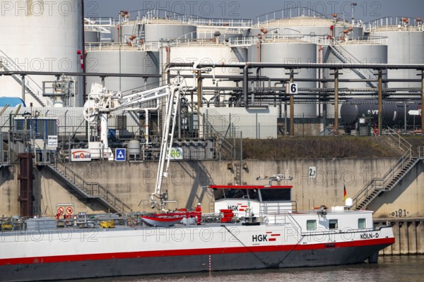 Duisport, Ruhrort harbour, oil island, TanQuid tank farm, for mineral oil products, chemical