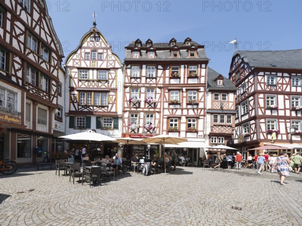 Half-timbered buildings in the old town centre on the market square, Bernkastel, Moselle,