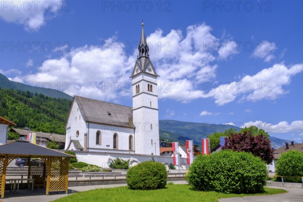 Parish Church of St Peter and St Paul, Vomp, Inntal, Tyrol, Austria, Europe