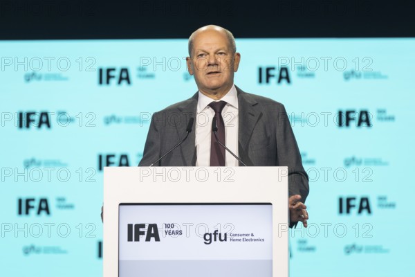 Olaf Scholz, Chancellor of the Federal Republic of Germany (SPD) speaks at the opening gala for 100