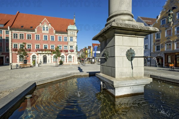 Town hall, Marienbrunnen, baroque Jochamhaus, Marienplatz, old town centre, Mindelheim, Swabia,