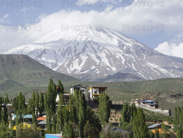View of the snow-covered 5671 metre high Damavand mountain, Iran, 17.05.2016, Asia