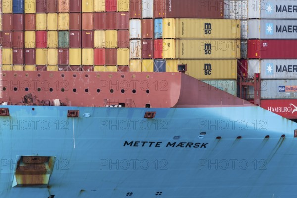 Container, container ship Mette Maersk, Maersk Line, harbour, Gothenburg, Sweden, Europahiff,