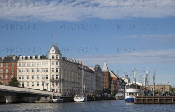 Old houses and ships, Havngade, Nyhavn, Køpenhavns Havn, Christianshavn, Copenhagen, Denmark,