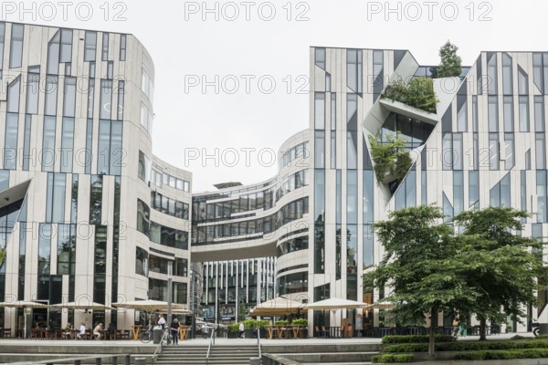 Kö-Bogen building complex, architect Daniel Libeskind, office building and shops, Düsseldorf, North