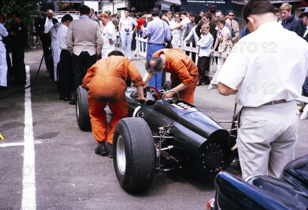 Graham Hill BRM P261 race car mechanic at work, Grand Prix of Belgium 1964, Spa, Belgium, Raymond