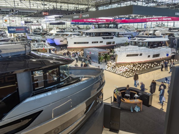 View from elevated position in exhibition overview of exhibition hall public fair fair boot
