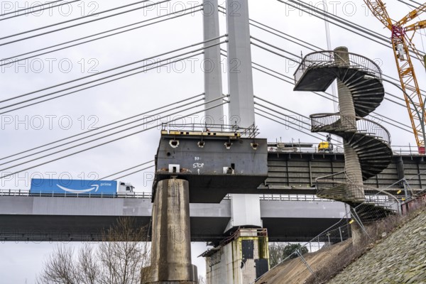 Demolition of the old Rhine bridge Neuenkamp, the A40, behind the first of 2 new bridges, which is