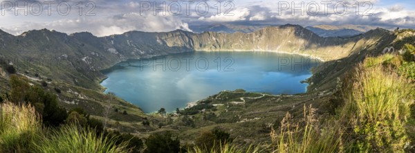 Panorama of the lake filled Quilotoa caldera, Laguna Quilotoa, Cotopaxi Province, Ecuador, South