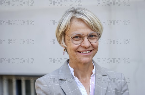 Duisburg, North Rhine-Westphalia, Germany, Dorothee Feller, Minister for Schools and Education of