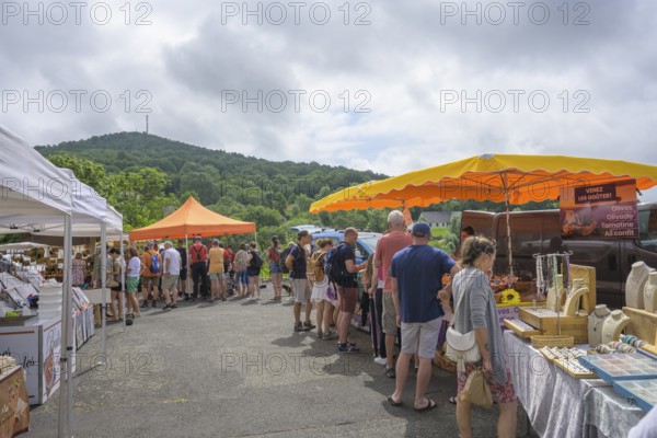 Market in Saint-Nectaire, Département Puy-de-Dôme, France, Europe
