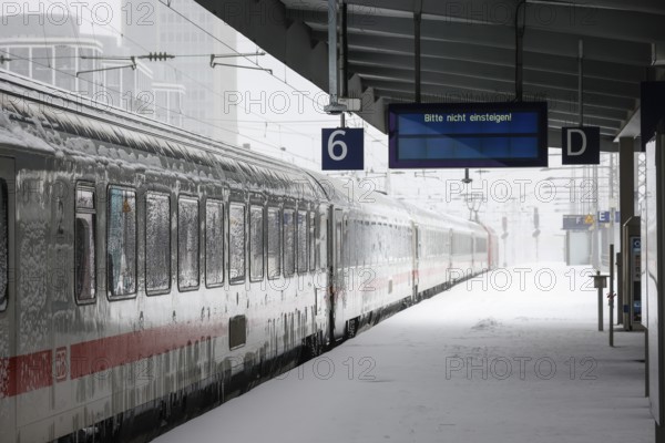Essen, North Rhine-Westphalia, Germany - Onset of winter in the Ruhr area, Essen railway station,