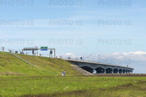 Storebæltsbro Nyborg, Sund Bridge Fyn-Sjælland, Fyn-Sealand, railway and motorway bridge, Great