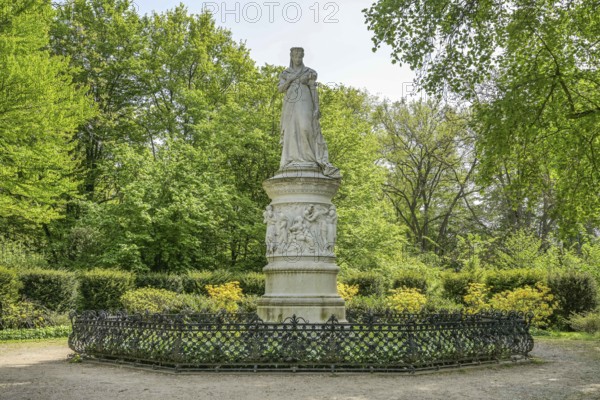 Monument to Queen Louise of Prussia, Luiseninsel, Großer Tiergarten, Tiergarten, Mitte, Berlin,